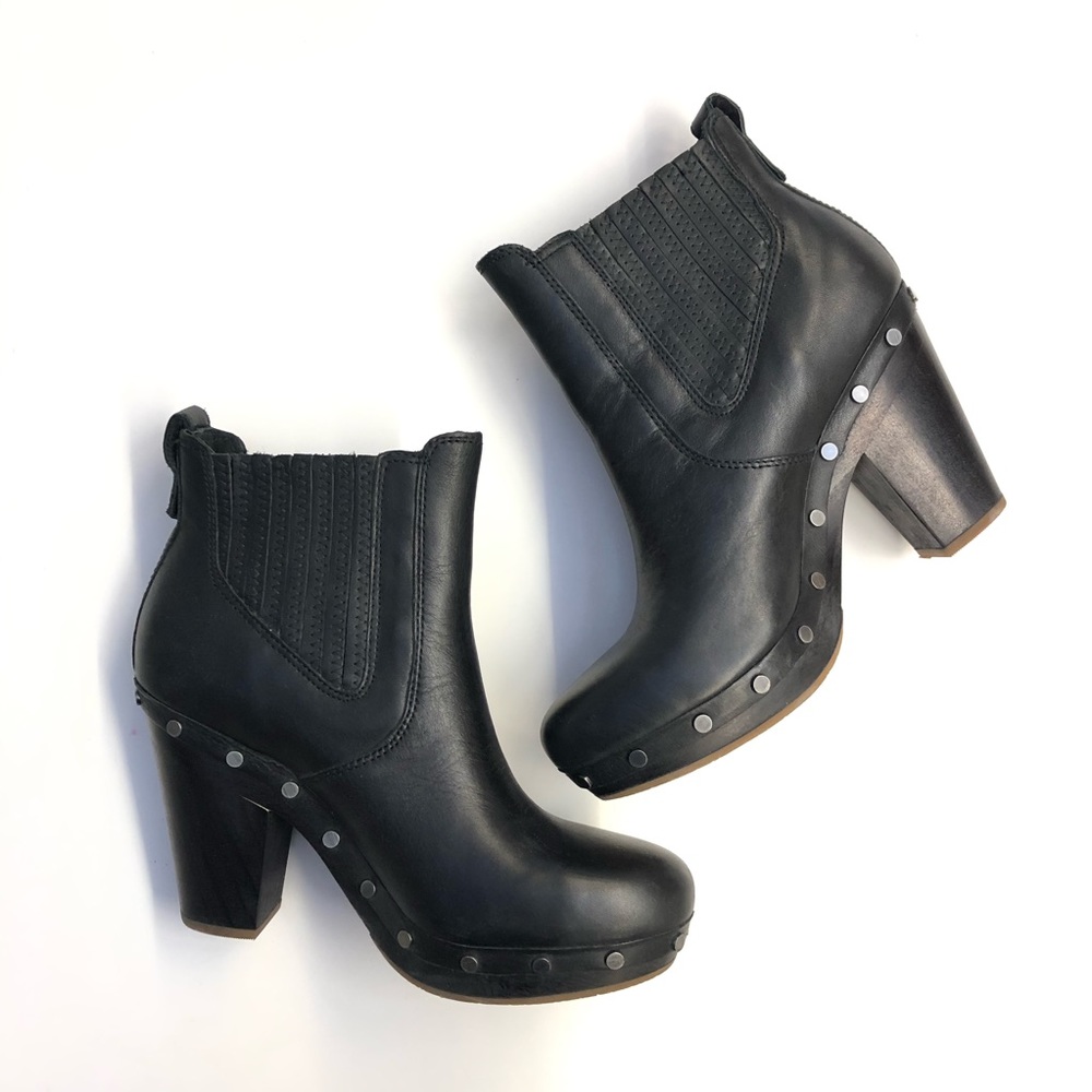Ugg Carberry boot in Black